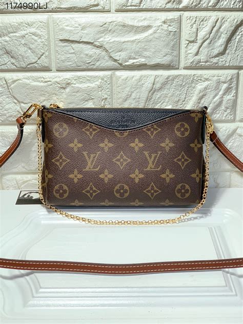 louis vuitton pouch bag|louis vuitton pochette price.